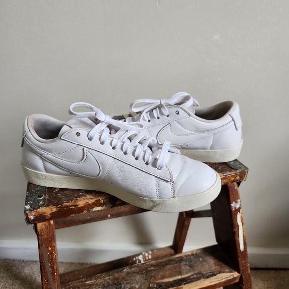 Nike Blazer Low LE Triple White 8.5 - Picture 3 of 12